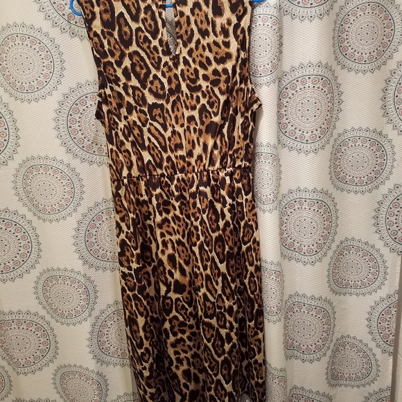 Leopard print wrap dress - Picture 3 of 5